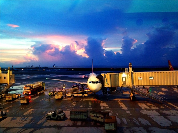 1647423725739276.jpg 機場化妝品清關代理_副本.jpg